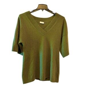 Subtleluxury Sweater Womens M Olive Green V-Neck Short Sleeve Pullover